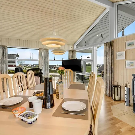 Vinkelbaek Xi Nyaraló