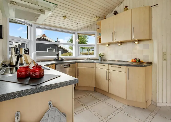 Nyaraló Vinkelbaek Xi *