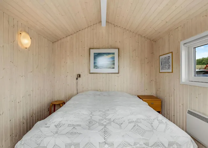 Vinkelbaek Xi Nyaraló *